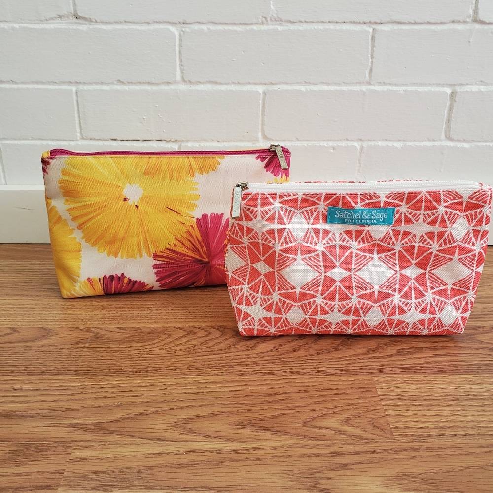 2 unused make up bags 1$ with purchase